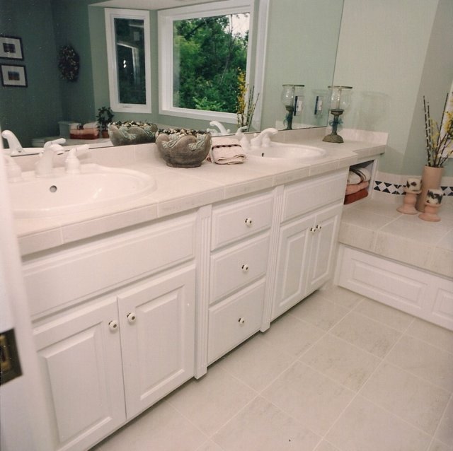 bathrooms74.jpg